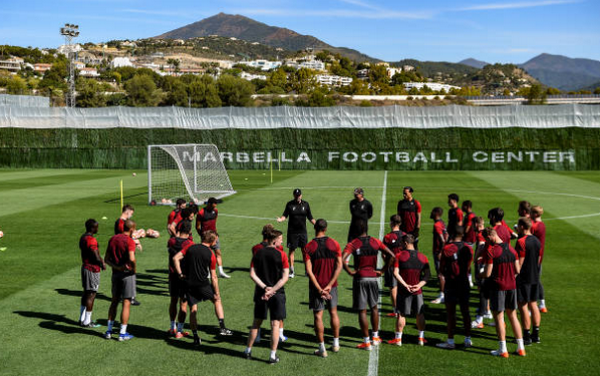 Sau Beckham, người hùng World Cup cũng đến sân tập Tottenham - Bóng Đá