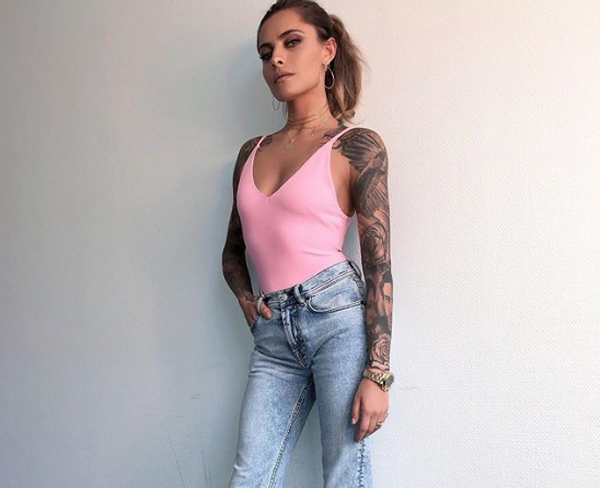 Tiếp tục mắc sai lầm, Karius khiến bạn gái 'mang họa' - Bóng Đá