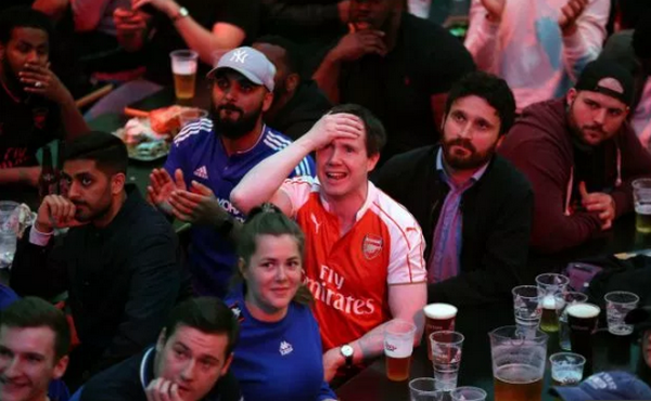 Baku chứng kiến hàng ngàn ghế trống - Bóng Đá