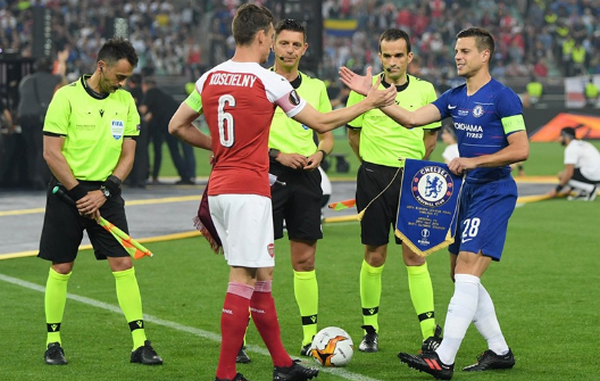 Baku chứng kiến hàng ngàn ghế trống - Bóng Đá