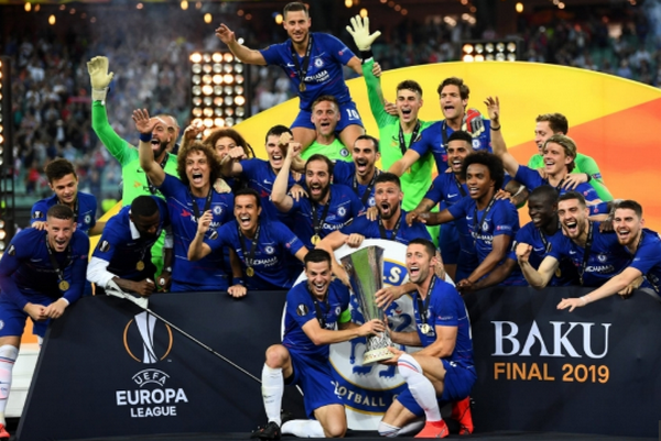 Baku chứng kiến hàng ngàn ghế trống - Bóng Đá