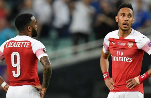 Baku chứng kiến hàng ngàn ghế trống - Bóng Đá