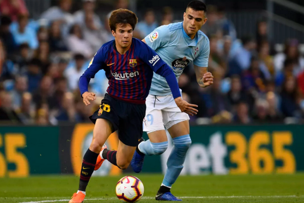 Riqui Puig tâng bóng tennis - Bóng Đá