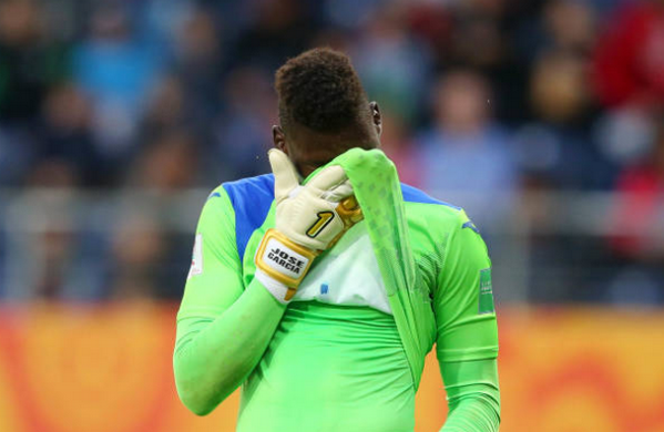 SỐC! Tỉ số 12-0 xuất hiện, 'nạn nhân' khóc nức nở - Bóng Đá