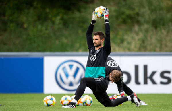 Joachim Low vắng mặt và đây là không khí tại đội tuyển Đức lúc này - Bóng Đá