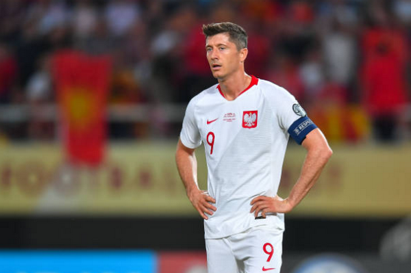 Đàn em liên tục tỏa sáng, Lewandowski không còn là 'số 1' ở Ba Lan - Bóng Đá