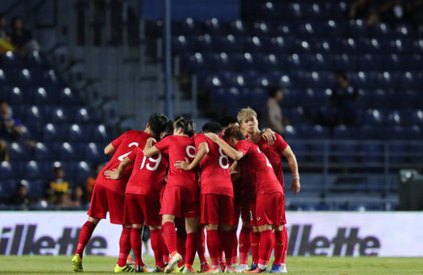 Đây! Những hình ảnh khiến chúng ta không khỏi tự hào về các chàng trai áo đỏ - Bóng Đá