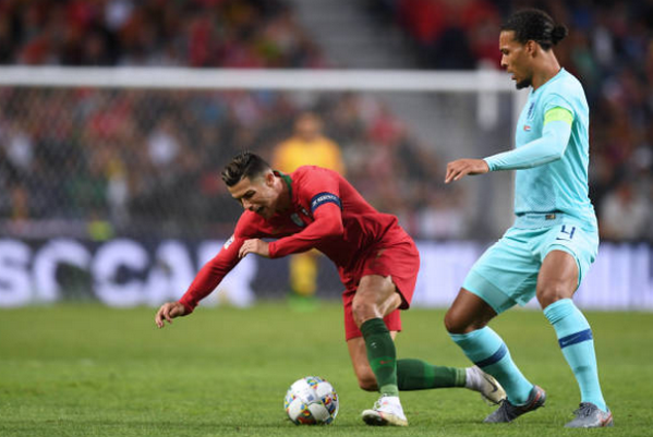 Hattrick trước Thụy Sĩ không thể giúp Ronaldo trở thành 