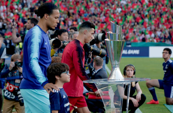 Hattrick trước Thụy Sĩ không thể giúp Ronaldo trở thành 