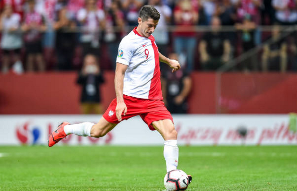 Hủy diệt đội nhì bảng, Lewy và đồng đội quá mạnh vào lúc này - Bóng Đá