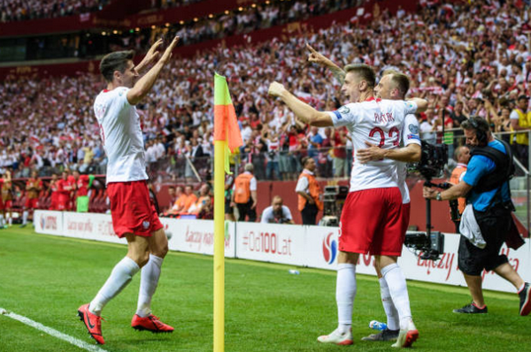 Hủy diệt đội nhì bảng, Lewy và đồng đội quá mạnh vào lúc này - Bóng Đá