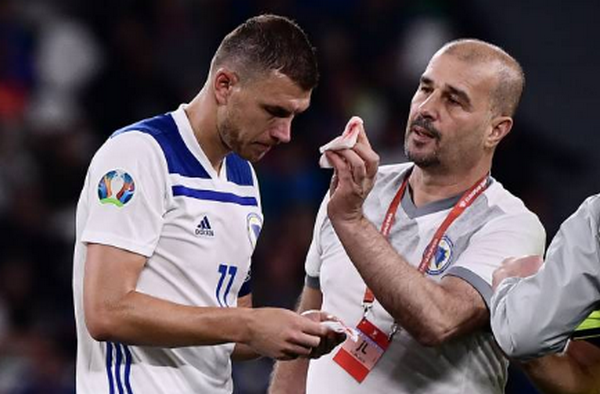Ảnh sau trận Italia vs Bosnia - Bóng Đá
