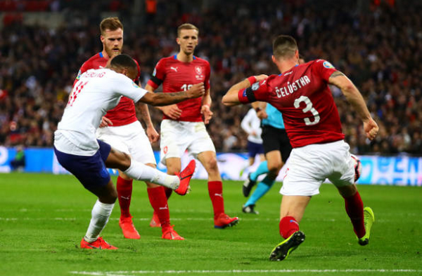 Chấp đối thủ đến 2 trận, tuyển Anh vẫn đang làm được điều khó tin - Bóng Đá