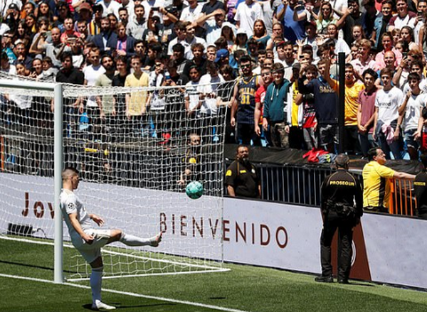 Ảnh Luka Jovic ra mắt Real - Bóng Đá