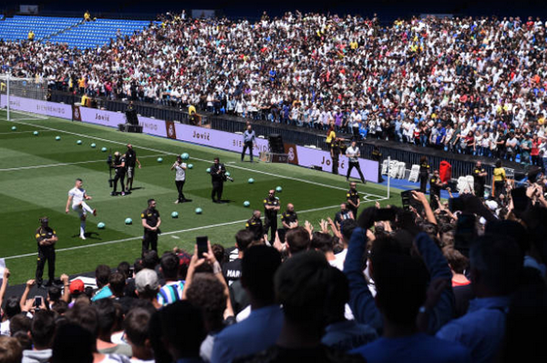 Ảnh Luka Jovic ra mắt Real - Bóng Đá