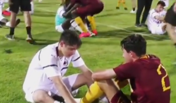Vô địch không ăn mừng, U15 Roma làm điều bất ngờ với 'nạn nhân' - Bóng Đá