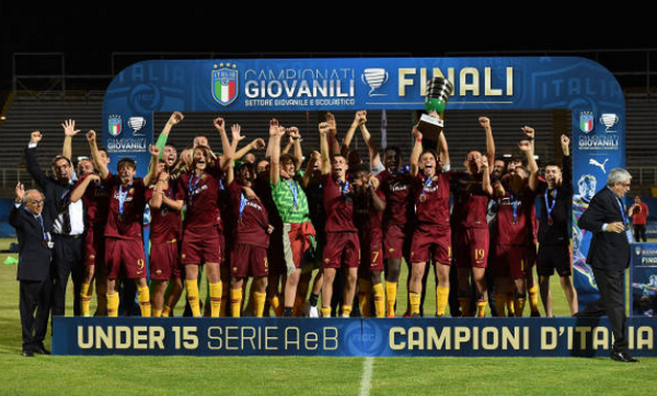 Vô địch không ăn mừng, U15 Roma làm điều bất ngờ với 'nạn nhân' - Bóng Đá