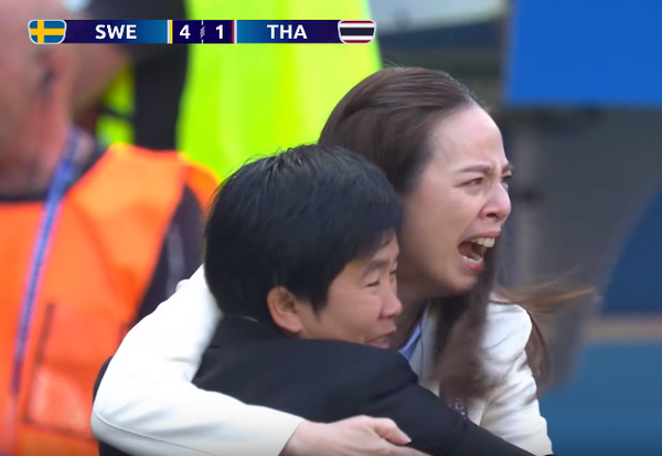 Làm nên lịch sử tại World Cup, Thái Lan ăn mừng như vô địch - Bóng Đá