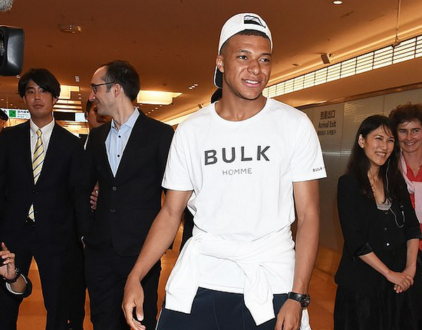 Tạm gác 'thị phi' ở nước Mỹ, Mbappe CHÍNH THỨC có mặt tại châu Á - Bóng Đá