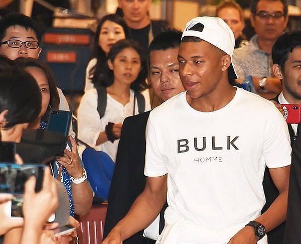 Tạm gác 'thị phi' ở nước Mỹ, Mbappe CHÍNH THỨC có mặt tại châu Á - Bóng Đá