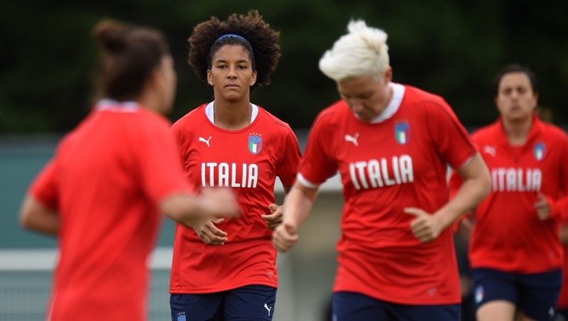 Nữ Italia chiến World Cup - Bóng Đá