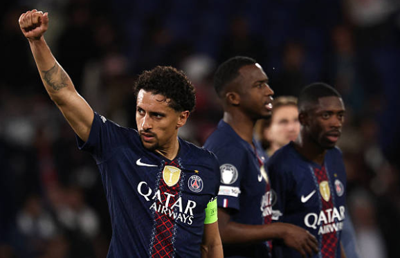 Marquinhos (5.8 điểm): Đội trưởng của PSG tỏ ra thiếu chắc chắn hơn thường lệ trước những cầu thủ tấn công đầy tốc độ bên phía đối phương. Anh phải nhận thẻ vàng sớm sau pha phạm lỗi với Diaz và sau đó tiếp tục để cầu thủ này qua mặt trong tình huống dẫn đến bàn thua thứ tư.