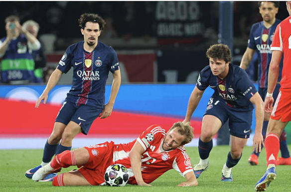 Joao Neves (7.6 điểm): Một trận đấu đầy nỗ lực của tiền vệ nhỏ con này. Neves không chỉ ghi bàn nâng tỉ số lên 2-1 bằng một pha đánh đầu dũng mãnh mà còn có nhiều tình huống đánh chặn quan trọng, giúp giảm bớt áp lực cho hàng phòng ngự trong những thời điểm then chốt.