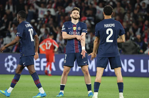 Khvicha Kvaratskhelia (8.5 điểm): Ngôi sao người Georgia tiếp tục chứng minh tại sao anh là trụ cột không thể thay thế. Với cú đúp bàn thắng và những pha đi bóng lắt léo khiến hàng thủ Bayern khốn đốn, anh chính là chìa khóa mở ra chiến thắng cho đại diện nước Pháp.