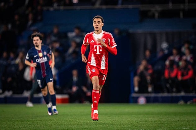 Tiền vệ tấn công: Jamal Musiala – 5.9 Giữa một trận đấu có tốc độ cao và va chạm mạnh, Musiala dường như không tìm thấy nhiều khoảng trống để phô diễn kỹ thuật cá nhân. Anh thi đấu nỗ lực nhưng hiệu quả mang lại trong các pha kiến tạo chưa thực sự tương xứng với kỳ vọng ban đầu.