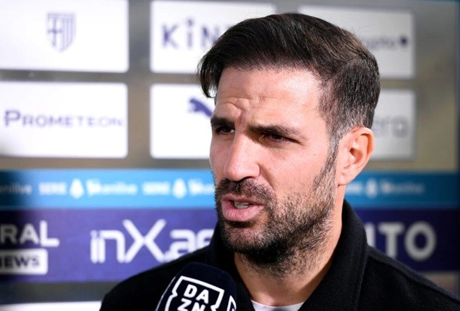 Đến Ngoại hạng Anh lúc này là quá sớm với Fabregas.