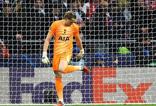 Thủ môn Antonin Kinsky từng là nạn nhân của Atletico.