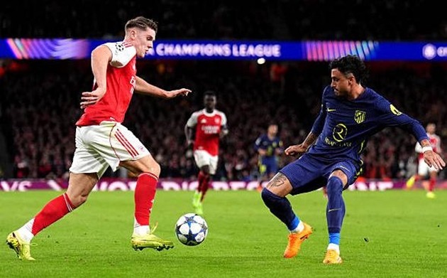 Arsenal sẽ chơi thận trọng ở cuộc chạm trán Atletico Madrid.
