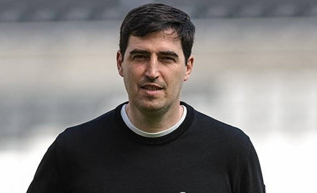 Chelsea có nên vội vàng với Andoni Iraola?