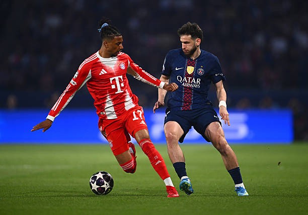 Olise và Kvaratskhelia đã có một cuộc đối đầu thú vị .