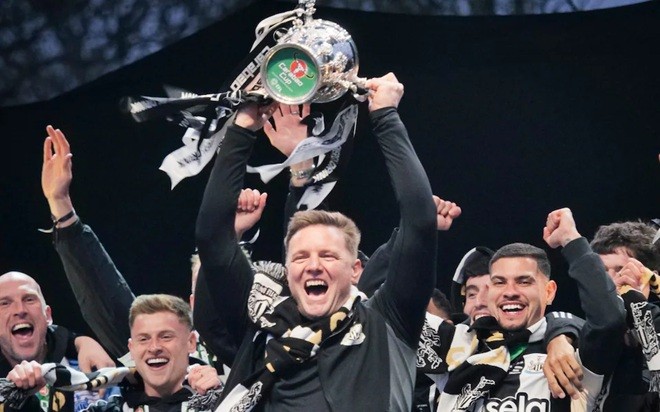 Newcastle đã trượt dốc sau khi giành danh hiệu.