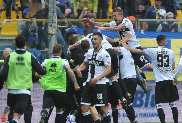 Đánh bại Fiorentina, Parma chính thức ở lại Serie A - Bóng Đá