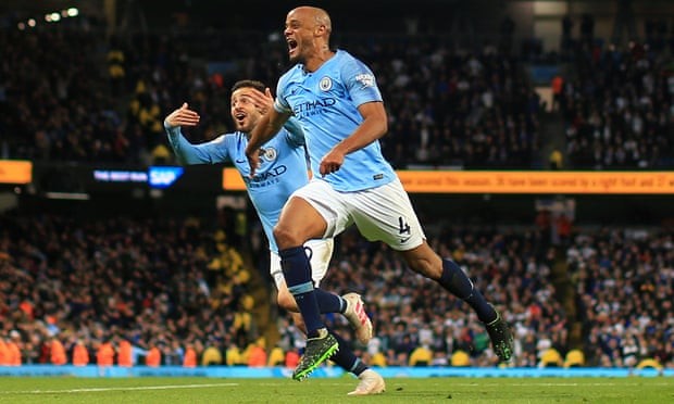 'Bạn muốn dựng tượng của bạn ở đâu, Kompany?' - Bóng Đá