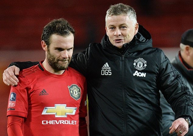 Manchester United's goal-shy midfield has shown why they need Bruno Fernandes - Bóng Đá