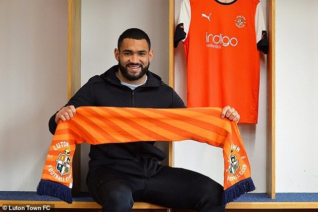 Spurs defender Carter-Vickers joins Luton Town on loan - Bóng Đá