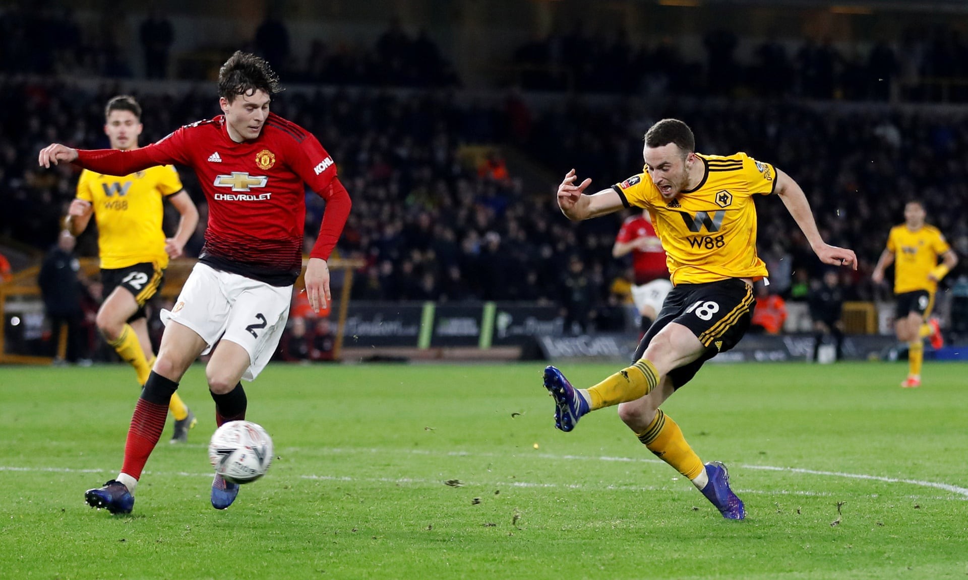'Wolves tốt hơn nhiều so với Man Utd' - Bóng Đá