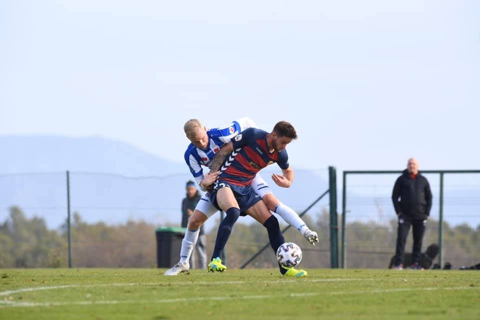 Đoàn Văn Hậu đá 45 phút trong ngày Heerenveen giành chiến thắng sít sao - Bóng Đá