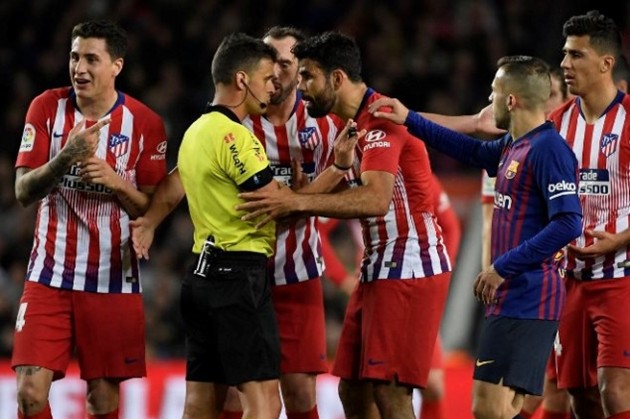 Costa đã nói gì với trọng tài - Bóng Đá