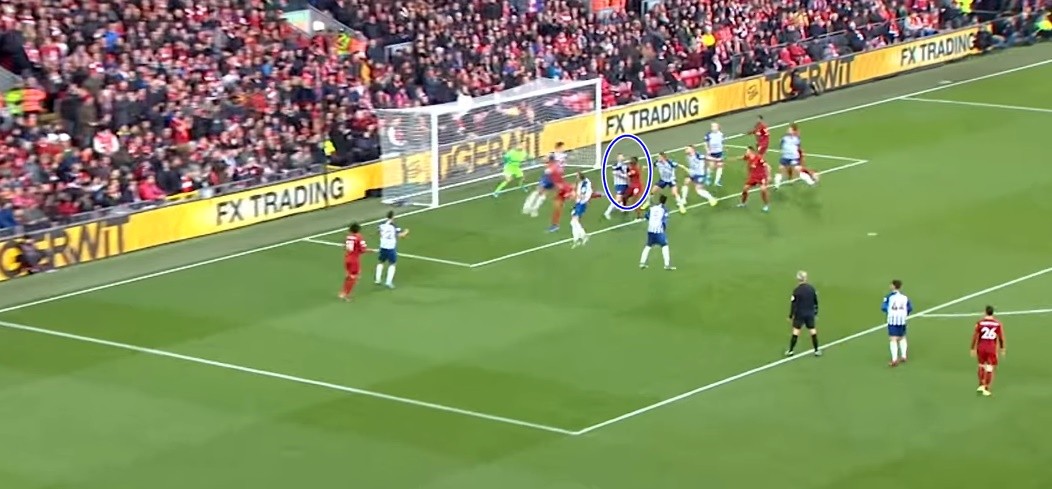 Bạn đã hiểu vì sao Maguire dễ dàng để Van Dijk hạ gục Man Utd? - Bóng Đá