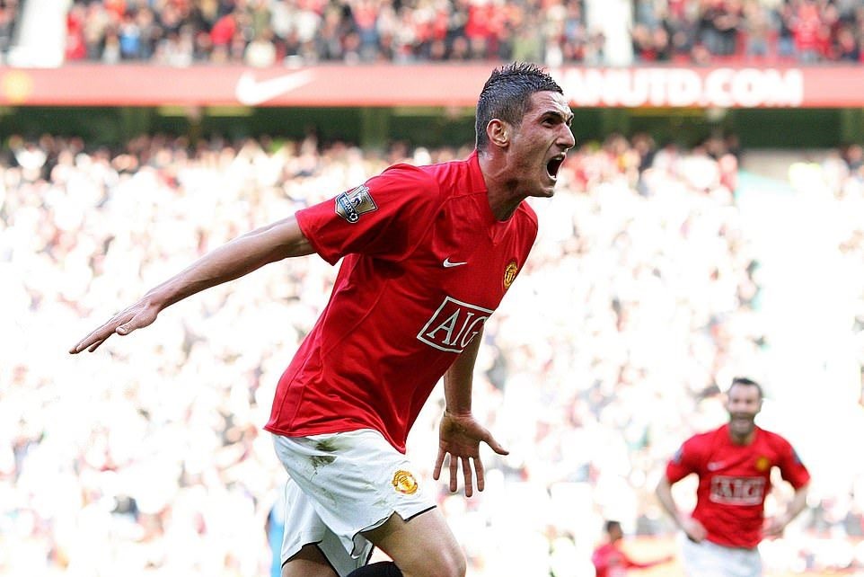 Ten years ago, Federico Macheda's late wondergoal all but won Manchester United the title and broke Liverpool hearts... so what ever happened to him? - Bóng Đá