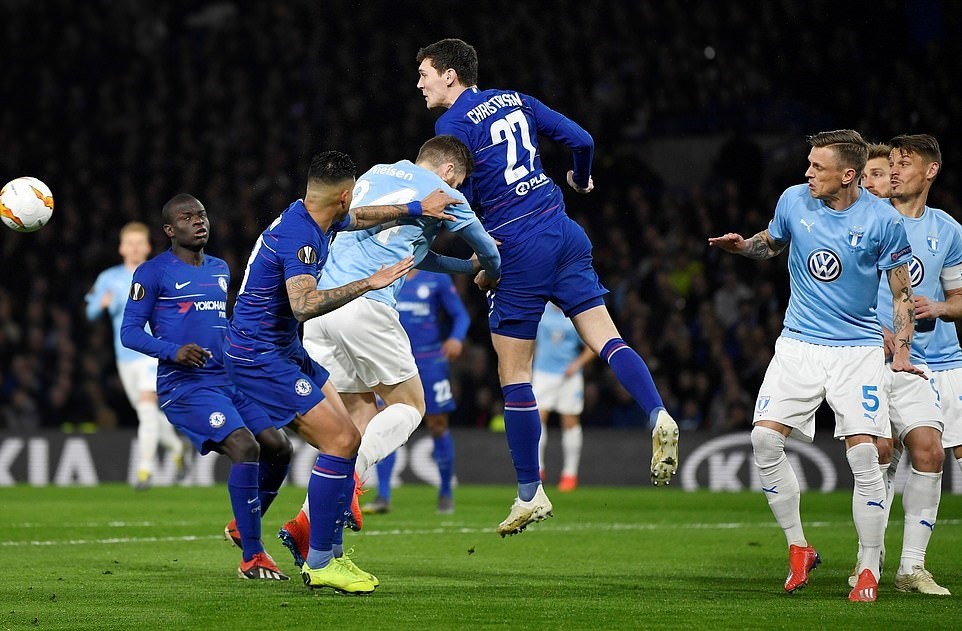 Ashley Young bị fan chỉ trích - Bóng Đá