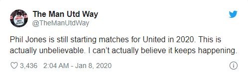 Manchester United fans berate Phil Jones for performance vs Manchester City - Bóng Đá