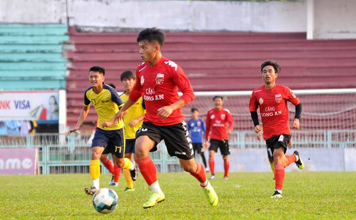 Silva đáng bị thẻ đỏ? - Bóng Đá