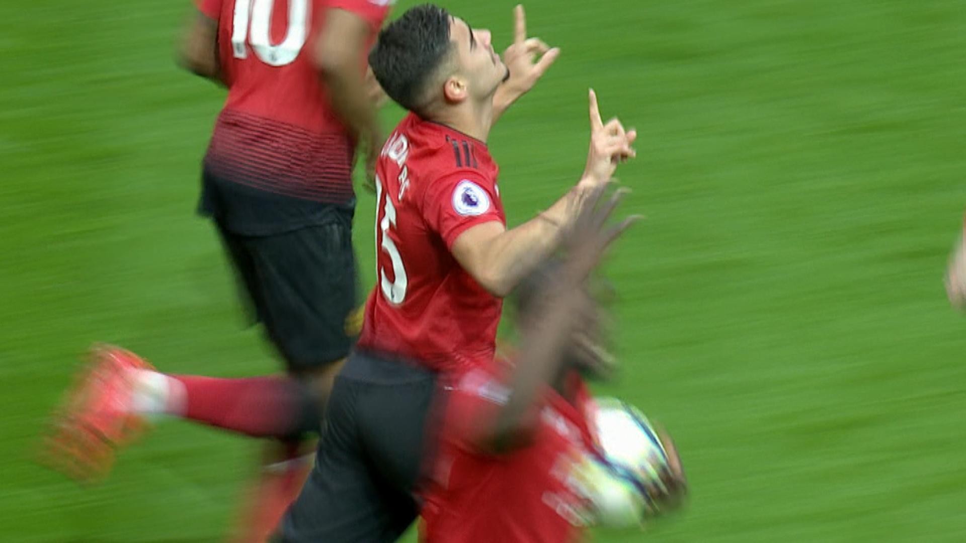 Lukaku lập cú đúp nhưng bước ngoặt nằm ở 'cầu vồng' - Bóng Đá