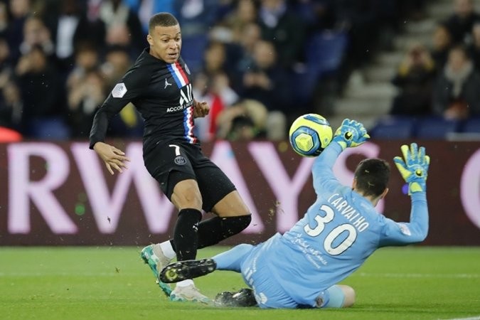 Mbappe là đứa trẻ hư hỏng - Bóng Đá