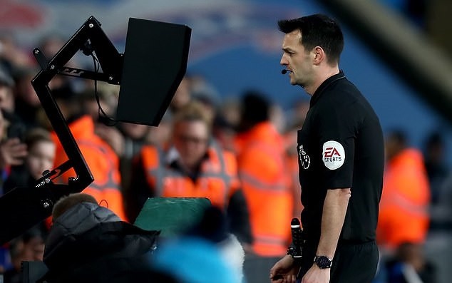 10 điểm nhấn sau vòng 25 Premier League - Bóng Đá